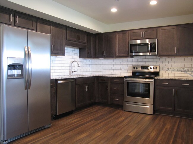 kitchen - 1317 17th Ave S Apartments Unit 102