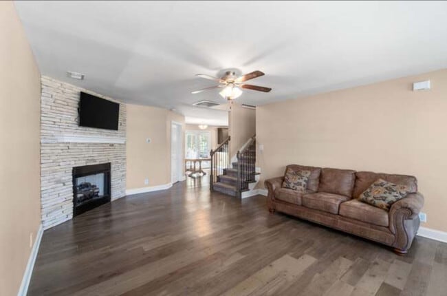 Photo - 105 Kingstons Cv