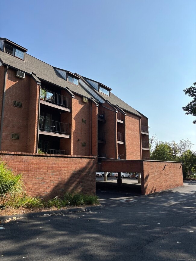 Building Photo - 181 Loomis Dr Unit APT 138
