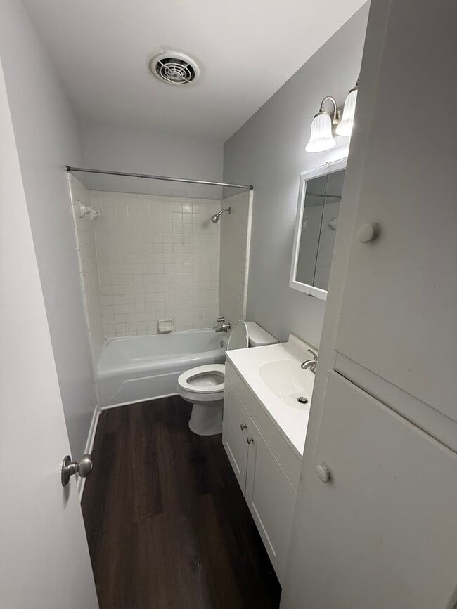 Photo - Courtyard Apartment Homes