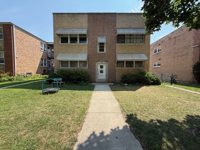 Building Photo - 9029 La Crosse Ave Rental