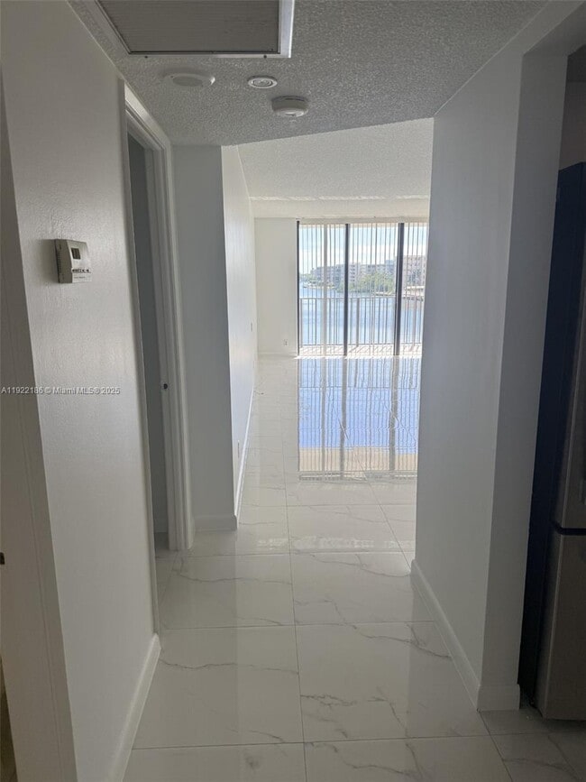 Photo - 18151 NE 31st Ct Unit 311