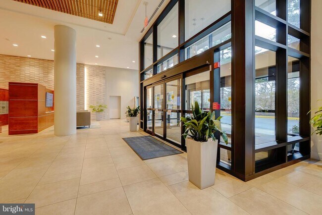 Photo - 3800 Powell Ln Unidad 808