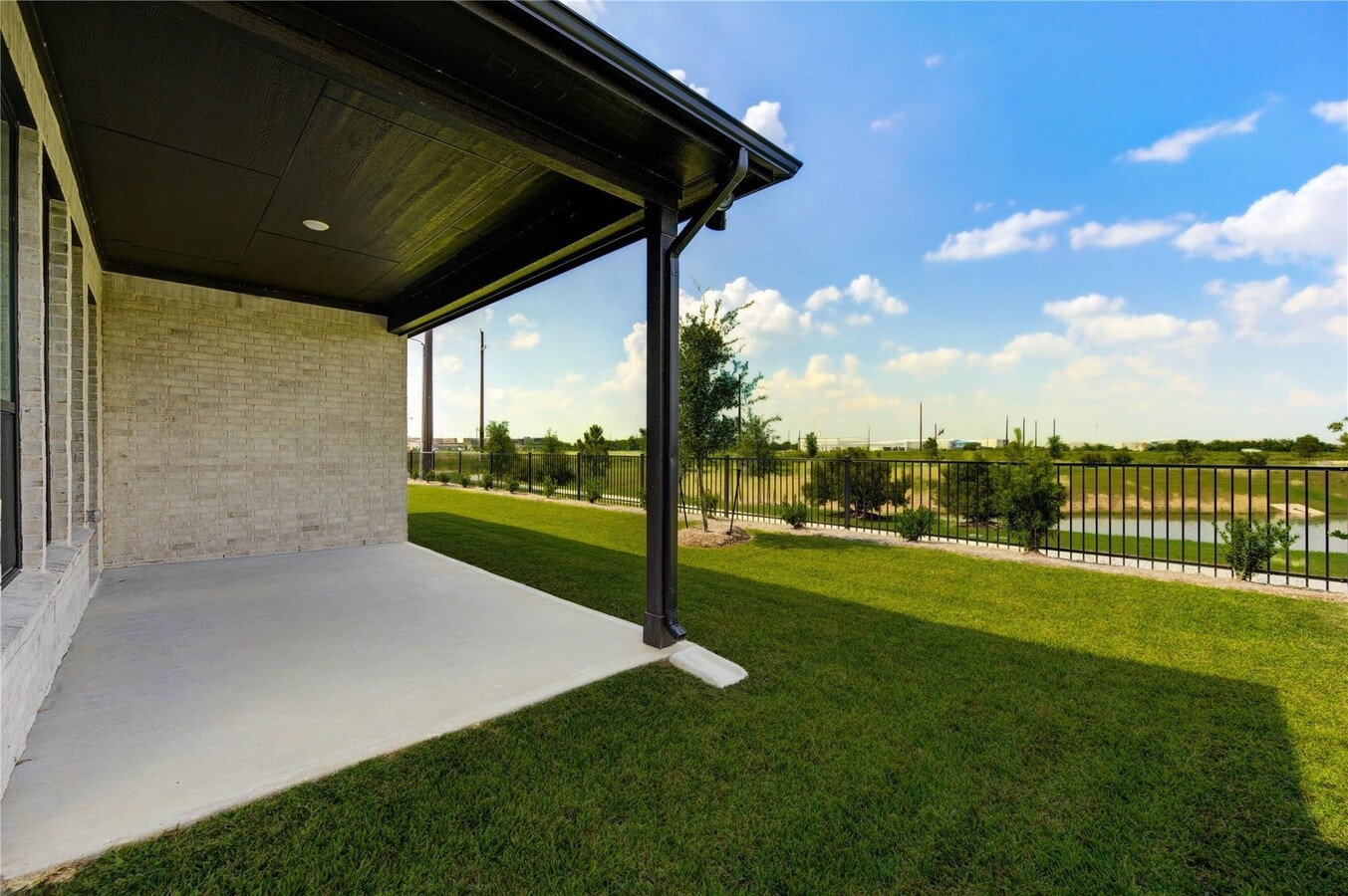 Photo - 25326 Loch Doon Dr