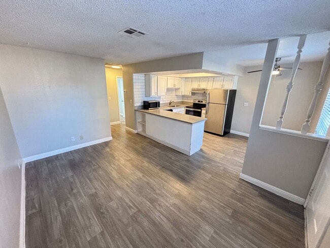 Photo - 4300 N Lamont St