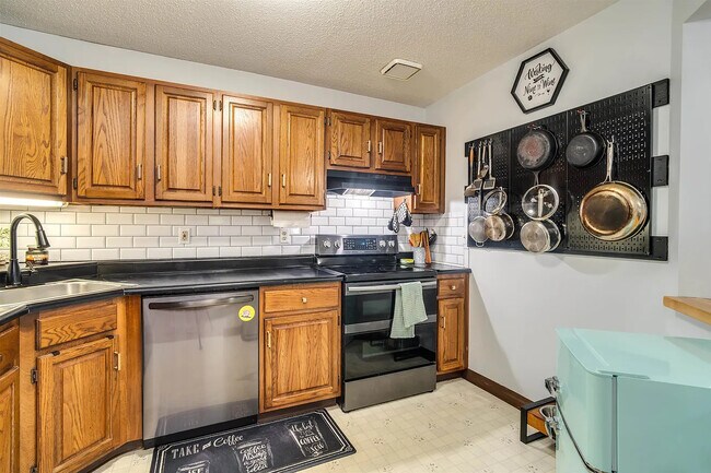 Photo - 14 Flintlock Ln Unit 1