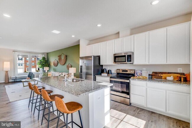 71 Swan Fld Ave
