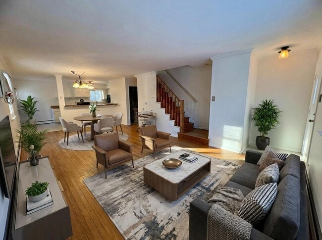 Building Photo - 3 Bedroom 2.5 Bathroom Townhome in Camp Hill!