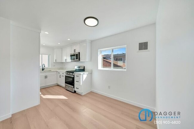 Photo - Move-In Ready Luxury: A Flawlessly Upgraded Sunland Retreat