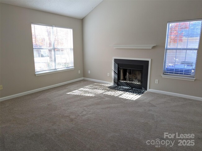 Photo - 329 Cedarcroft Dr