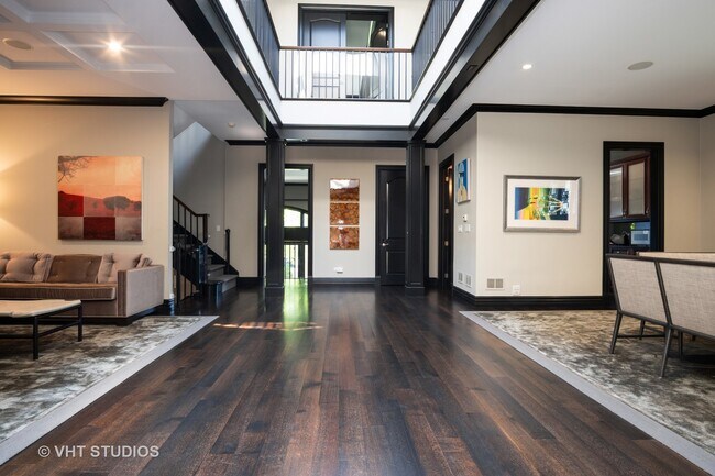 Photo - 1717 N Hermitage Ave