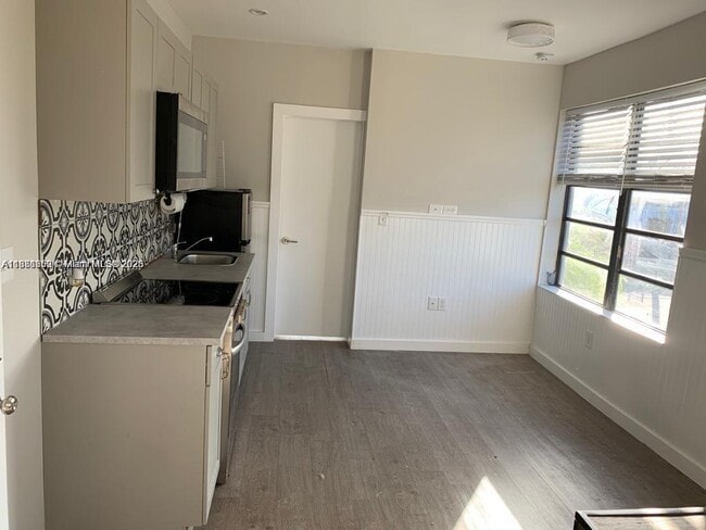 Photo - 2932 NW 16th Ave Unit 4A