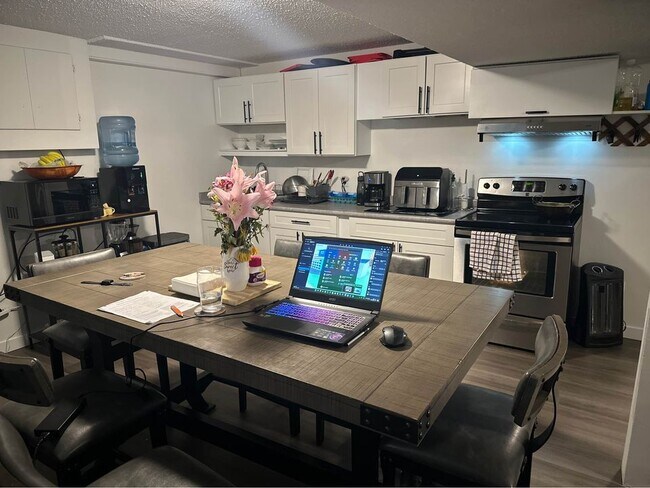 Photo - 17328-17385 85 Ave NW