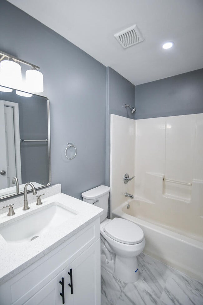 Photo - 1512 Waverly Way