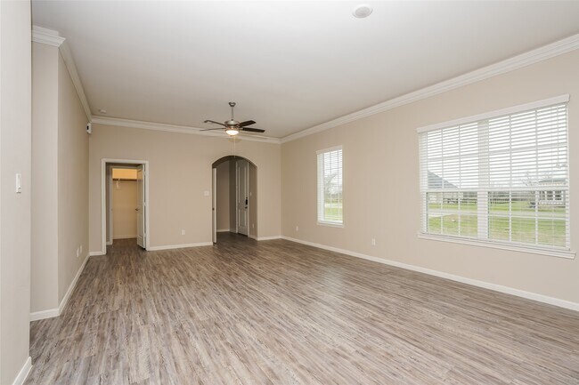 Photo - 651 Lakeland Cir