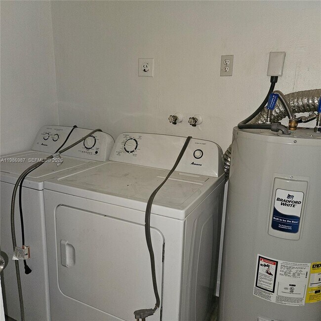 Photo - 27 SW 8th Ct Unit 27