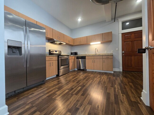 302 W Commercial St Unidad 206F