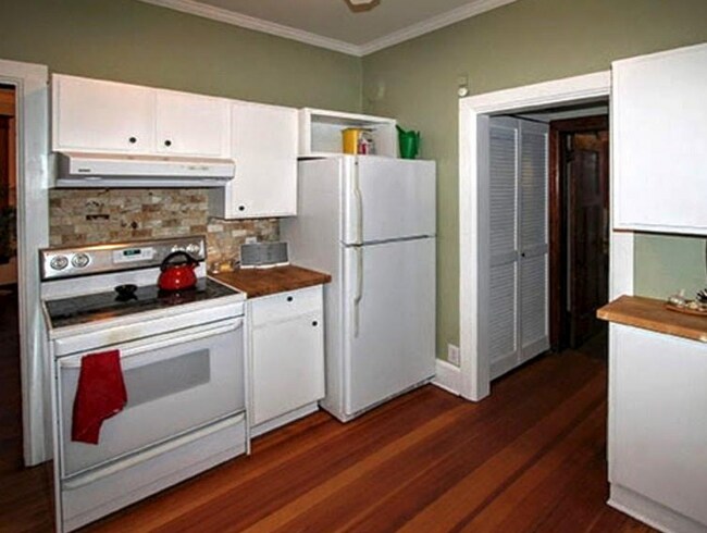 Photo - 705 W 3rd St