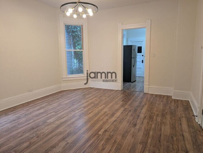 Photo - 1851 W 52nd St Unit Upper