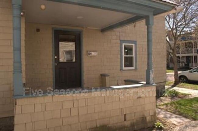 Photo - 124 N Winooski Ave