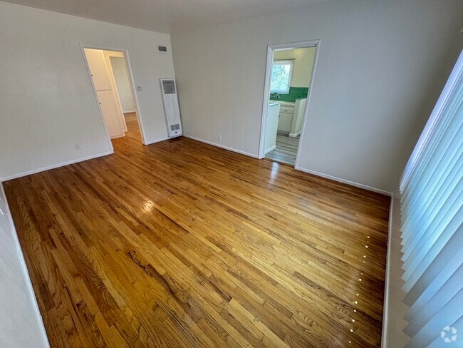Building Photo - 1742 S Robertson Blvd Unit 8 Rental