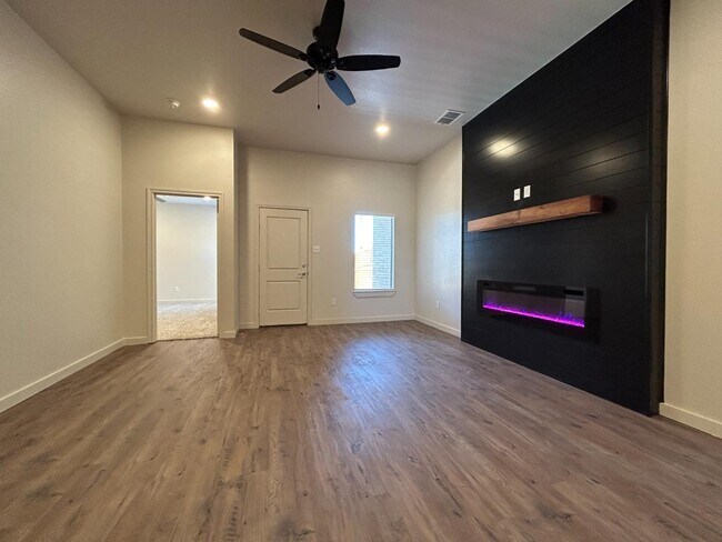 Photo - 7004 40th St