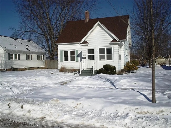 Building Photo - 1516 Badger Ave Rental