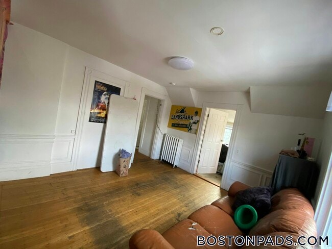 Building Photo - 26 Ashford St Unit 2