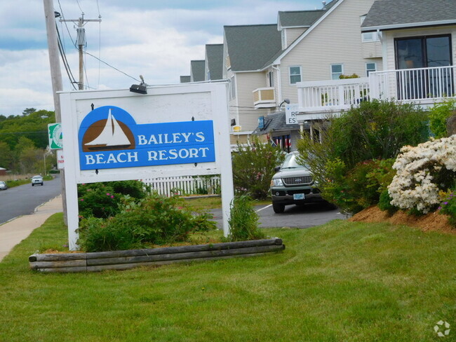 Building Photo - Baileys Resort Hampton NH Studio Apartment...