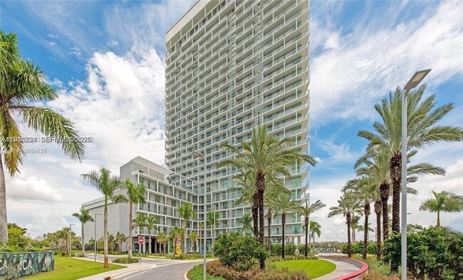Building Photo - 2000 Metropica Wy Unit 2606