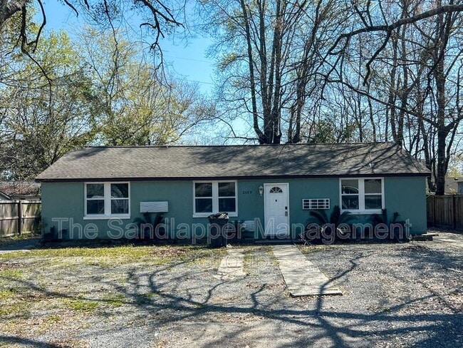 Building Photo - 2169 Eleanor Dr Unit C