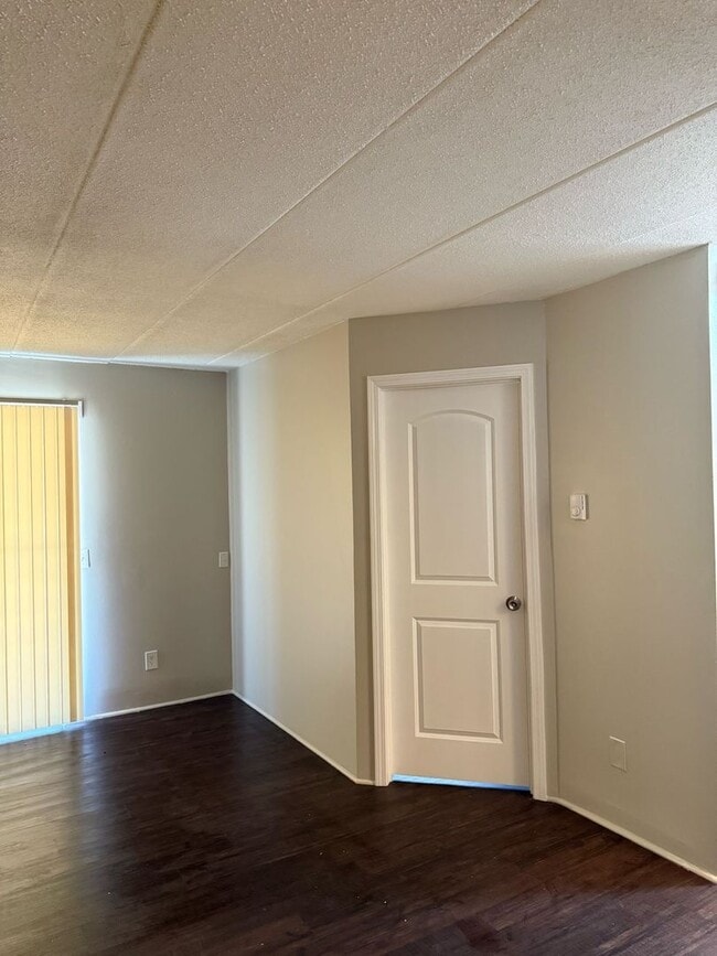 Photo - The Courtyard Apartments