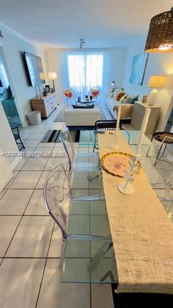 Building Photo - 5555 Collins Ave Unit 5555 Collins Ave # 16W