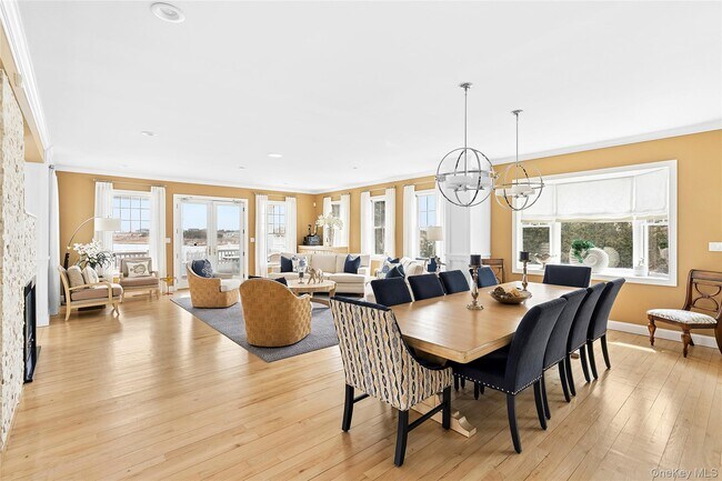 176 Beach Ln