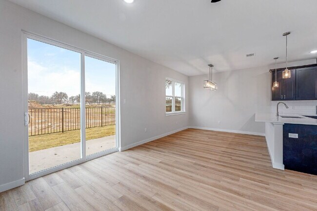 Photo - Gorgeous 3 bedroom townhome with a quick, easy walk to TSU campus!