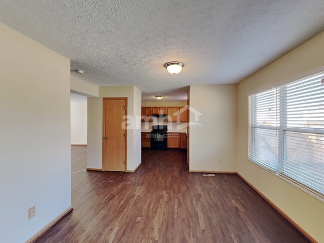 Photo - 1064 Amherst Blvd