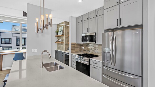 Photo - 511 W Division St