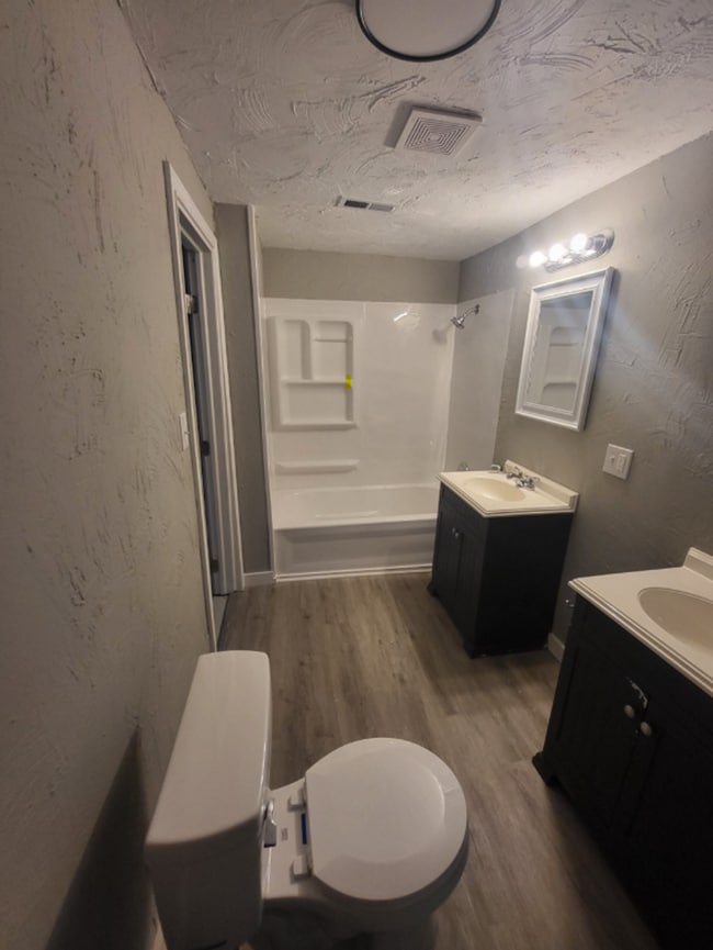 Photo - 3 bedroom, 1 bathroom home located in Joplin! Features washer and dryer hook ups, cozy layout, mo...