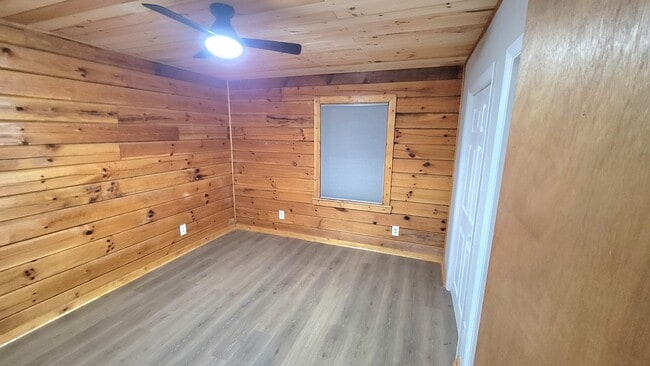 Photo - 389 Lilly Ln