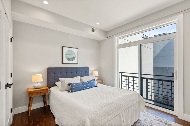 Bedroom - 1101 Fern St NW Unit 301