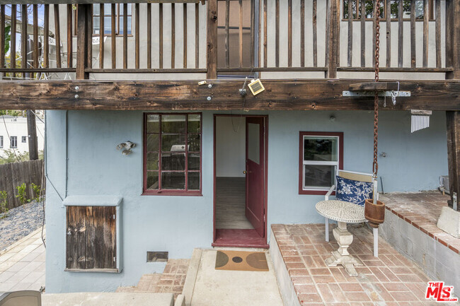 Building Photo - 837 Micheltorena St Rental