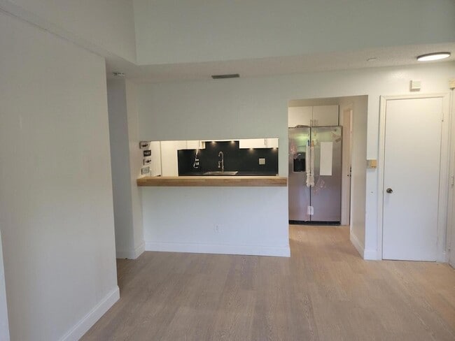 Building Photo - 2313 N Congress Ave Unit 33