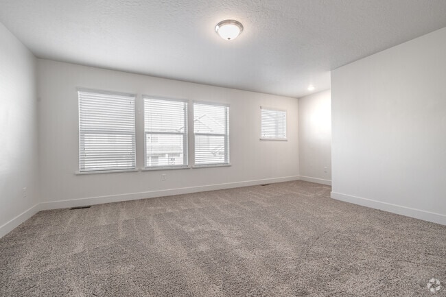 3BR, 2.5BA - 1,520SF - 1st Bedroom