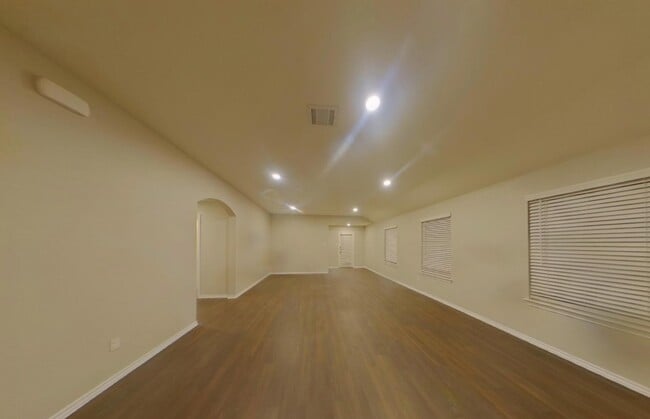 Photo - Spacious 4-Bedroom House with Cozy Living Spaces