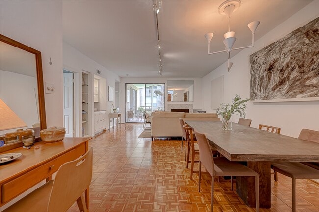 Building Photo - 5210 Weslayan St Unit 211 Rental