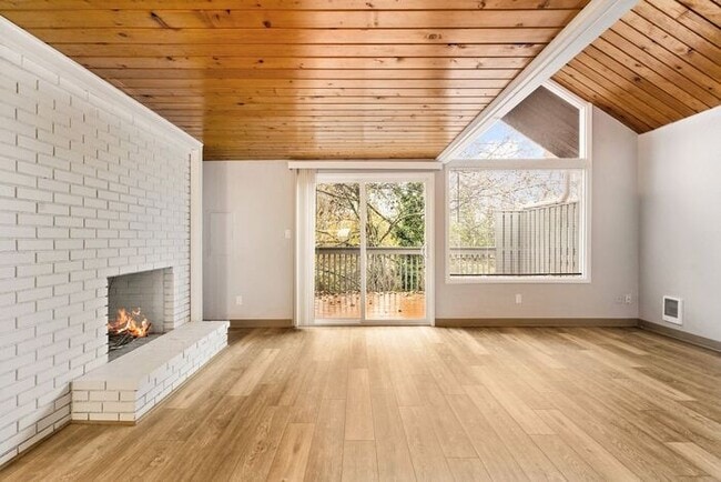 Photo - Beautiful Rustic-Style 1-bedroom Apartment...