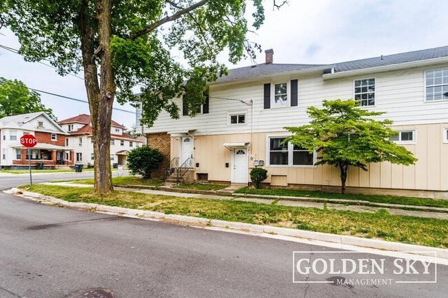 Photo - 1925 W Jackson St Unit 1