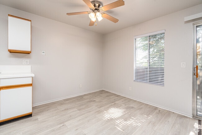2BR, 2BA - 1,020SF - Dining Room - Canyon Creek Apartments