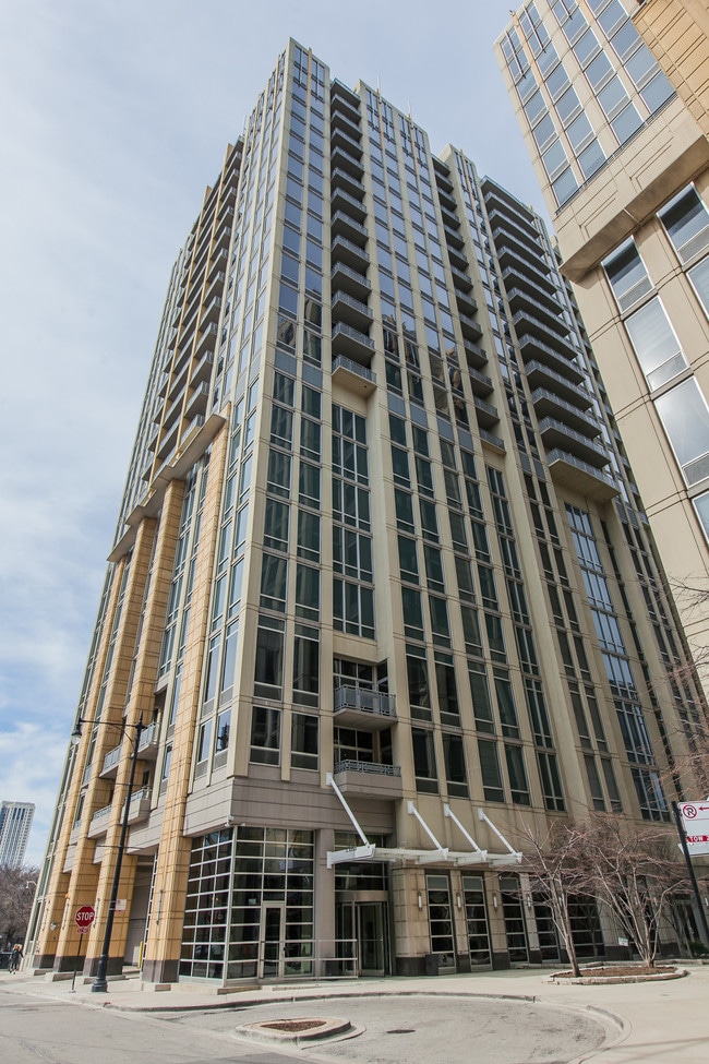 Building Photo - 700 Larrabee N St Unit 1003