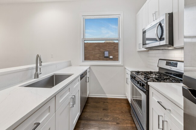 Photo - 1406 N Greenview Ave Unit 3